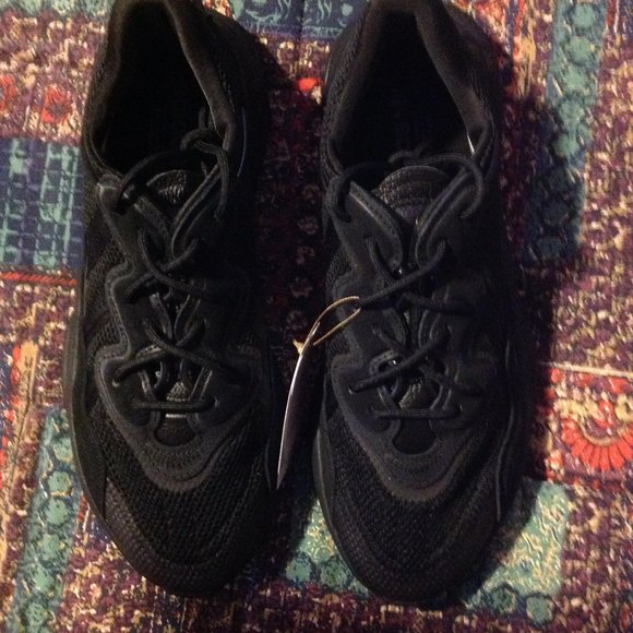 Adidas Men's Ozweego Black Sneakers - 11.5 - New in Box - Picture 2 of 12